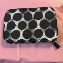 ドット柄二つ折財布