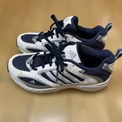 adidas レディース スニーカー 23.5センチのサムネイル