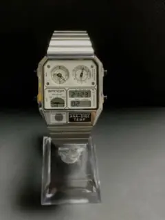 SANDA アナデジテンプ シルバー &ホワイト未使用