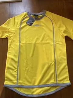 新品　UMBRO サッカーシャツ イエロー 158cmのサムネイル