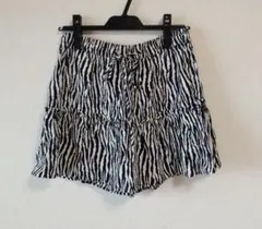 【新品】ZARA スコート ゼブラ柄 ミニ丈 ブラック(S)のサムネイル