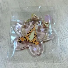 ディズニー　プーさん　ティガー　桜　アクリルキーホルダー