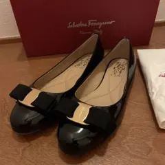 【美品】フェラガモ　ヴァラ　ブラック　おリボンバレエシューズ