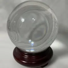 特大.噴火.赤水晶玉の置物C.1387㌘位.木製台座＆金色4つ足台座付き