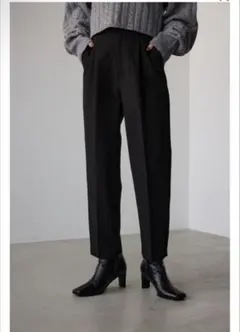 アズールバイマウジー ヴィーナステーパードパンツ