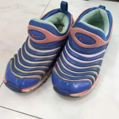 NIKE ダイナモフリー スニーカー 22cm