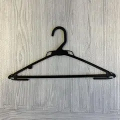 プラスチックハンガー クリーニングハンガー 黒 30本 まとめ売り