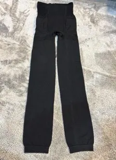 黒 ハイウエスト ヒップ着圧レギンス