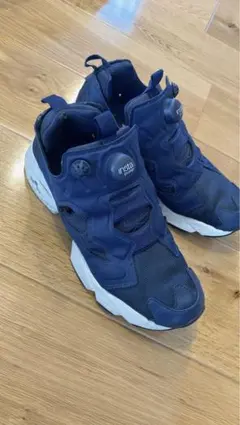 Reebok スニーカー　インスタポンプフューリー24.0