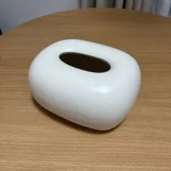 흰색 타원형 티슈 박스