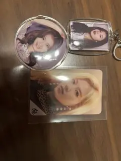 TWICE 缶バッジ・キーホルダー・カード セット