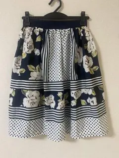 tocco closet トッコクローゼット　花柄　フレアスカート ネイビー