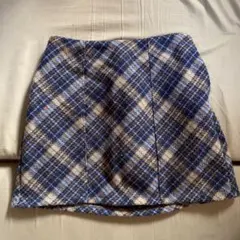 青と白のチェック柄タイトスカート