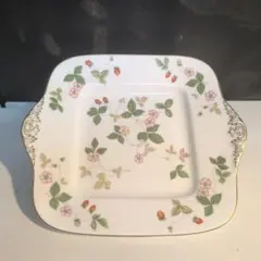 WEDGWOOD ワイルドストロベリー スクエアプレート　M3089のサムネイル