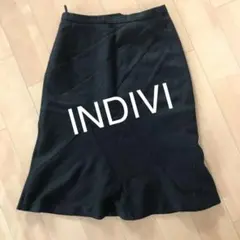 黒　膝丈スカート　INDIVI