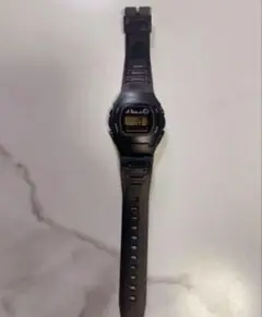 スポーティーブラック デジタル腕時計