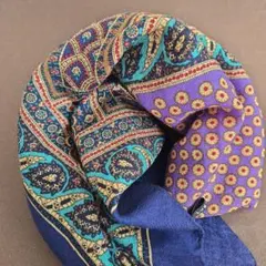 Lugn on cure 多色柄 スカーフ