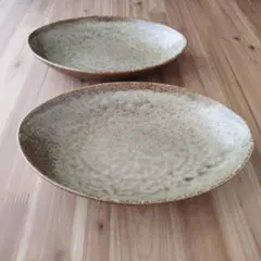 オーバル深皿・セージグリーン２枚　美濃焼〈新品・未使用〉のサムネイル