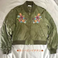 【秋イチオシ！】Evries 刺繍入り MA-1ジャケット オリーブグリーン