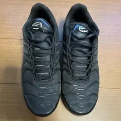 ナイキ エアマックスプラス トリプル ブラック