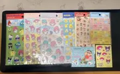 サンリオ　クレヨンしんちゃん　ぷっくりシール　おはじ　タイル　ステッカー