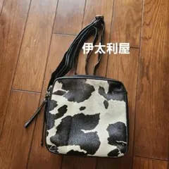 伊太利屋 牛柄 ショルダーバッグのサムネイル