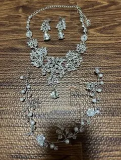 【美品】ブライダル用に　ネックレス・ピアス・ヘッドドレス　セット