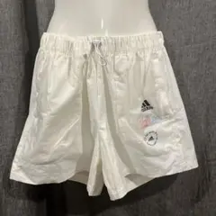 ハーフパンツ　ショートパンツ　スポーツウェア　トレーニングウェア　ホワイト