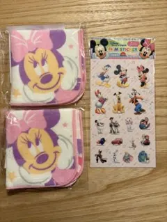 Disney ミニーマウス　ハンカチ タオル2枚　ディズニーステッカーセット