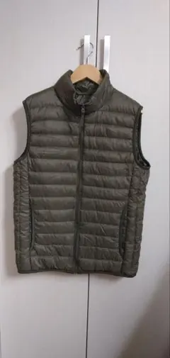 UNIQLO　ウルトラライト　ダウンベスト　オリーブ　カーキ　Sサイズ　美品