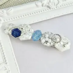 ホワイト&ブルーのヘアクリップ