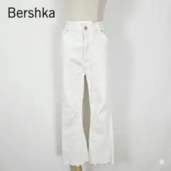 【訳あり】Bershka ベルシュカ クロップドフレア デニムパンツ ホワイトLのサムネイル