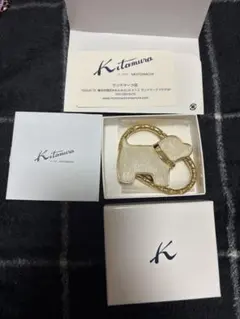 Kitamura キタムラ 犬型チャーム バッグホルダー 椅子のサムネイル