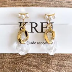 【７６】ハンドメイド ３連パールイヤリング （イヤリングのみ）