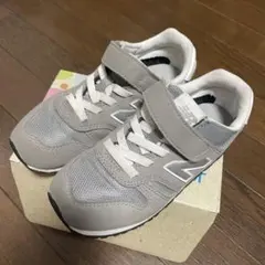 New Balance グレー スニーカー