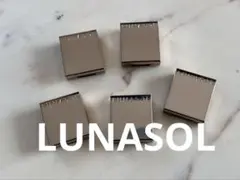 LUNASOL ルナソル　モノカラーレーション　各1200円のサムネイル