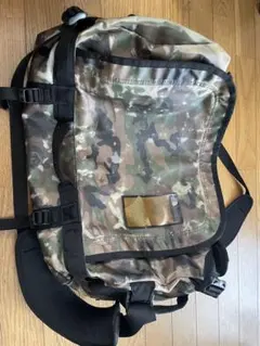 The North Face 迷彩ダッフルバッグ