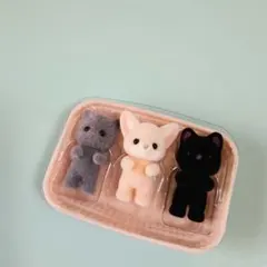 ゆりかご付き　小さい赤ちゃん３体セット　ペルシャネコフェネック黒猫　シルバニア