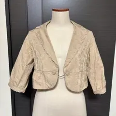 axes femme ショート丈ジャケット　ボレロ　ベージュ　結婚式