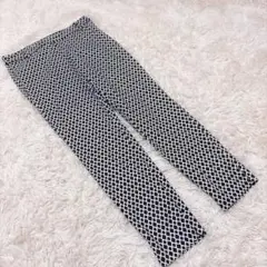 H&M エイチアンドエム　（36） パンツ　スラックス　幾何学模様　スリット入り
