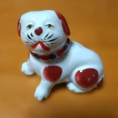 伊万里焼（有田焼）の「眠り猫」の陶器製フィギュリン - メルカリ
