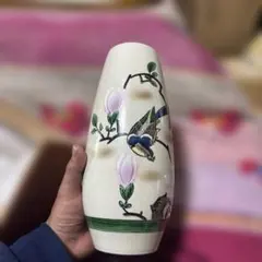 花と鳥の陶器花瓶　　　九谷焼