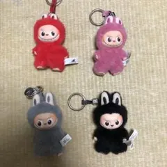 ポップマート　イニシャルQ,W,X,Rラブブ4点