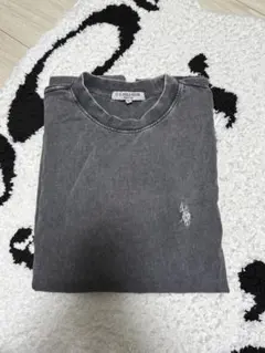 POLOグレーTシャツ