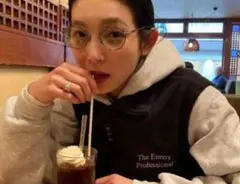 Item thumbnail for item a3da2908-829f-44a5-8c8f-72d01c55446d