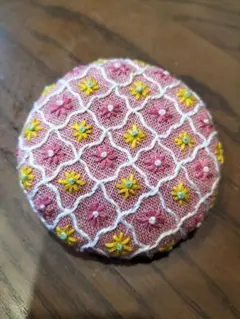 刺繍ブローチ ピンクと黄色