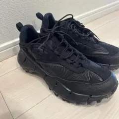 Onitsuka Tiger ブラックスニーカー 1183C 450 - メルカリ