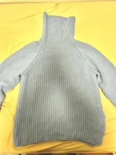 ライトブルー ハイネック ニットセーター