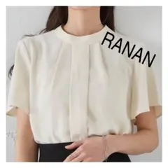 【新品】RANAN 機能付タックデザインブラウス オフホワイト