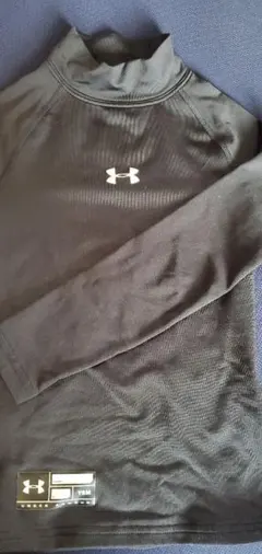 UNDER ARMOURアンダーシャツ【130㎝】